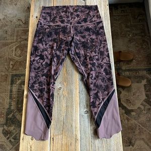 Lululemon dusty purple floral leggings with scalloped seam detail